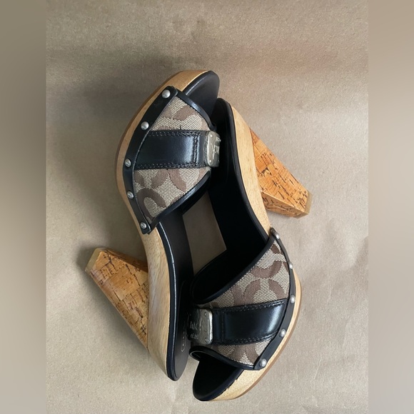 Coach Sandals w Heels - Picture 8 of 10